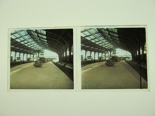 Bahnhof antikes glas - glas, farb
